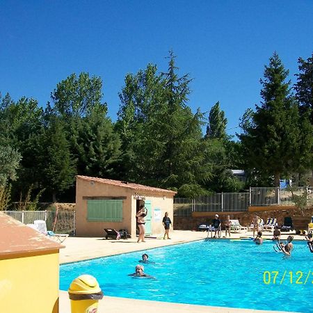 Camping Saint Lazare Hotell Aups Exteriör bild